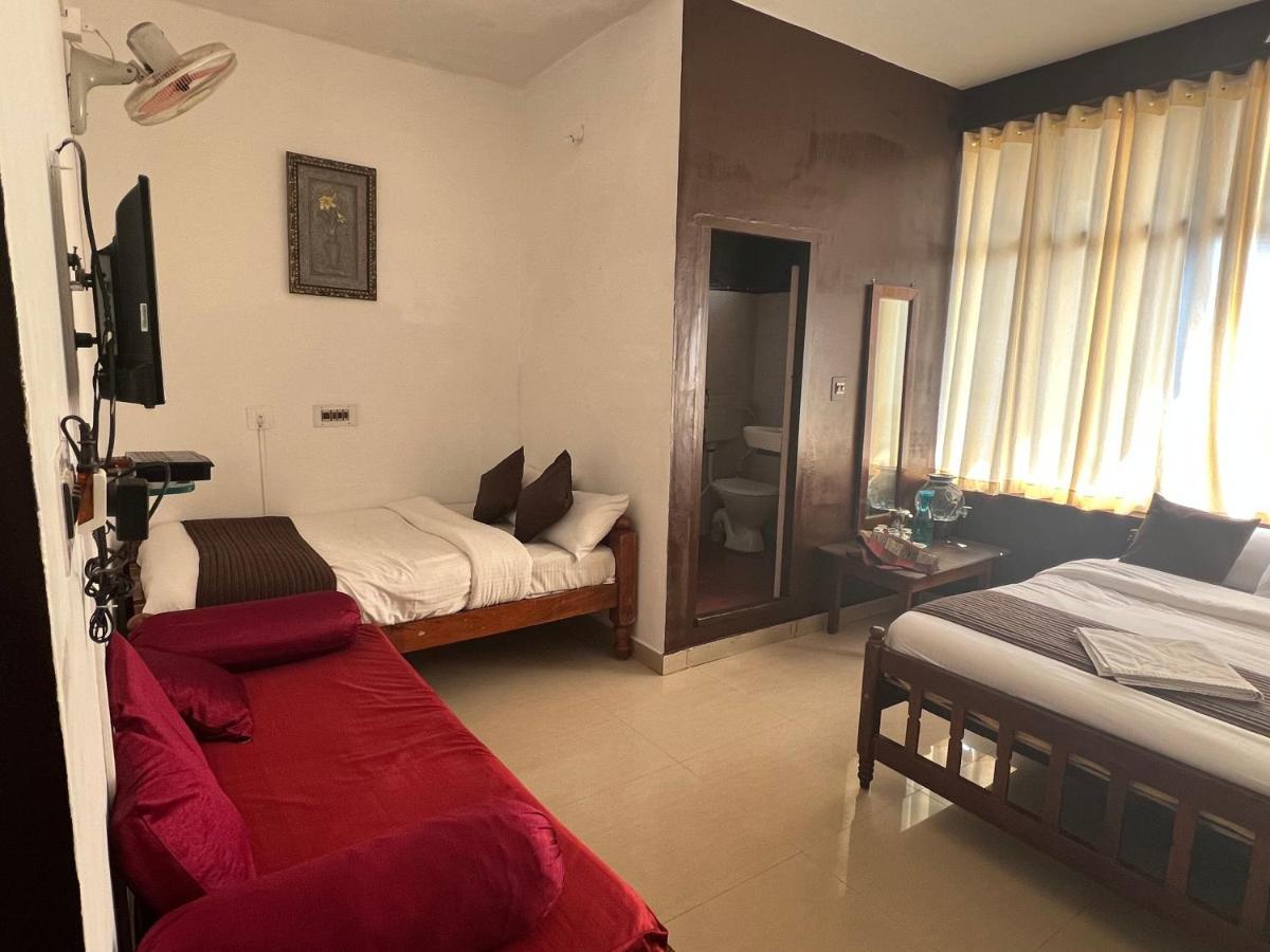 Hotel Caveri Inn マディケーリ エクステリア 写真