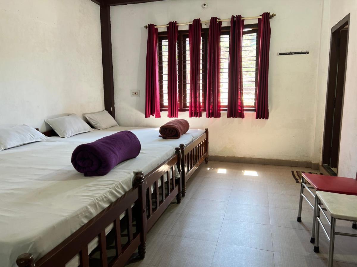 Hotel Caveri Inn マディケーリ エクステリア 写真