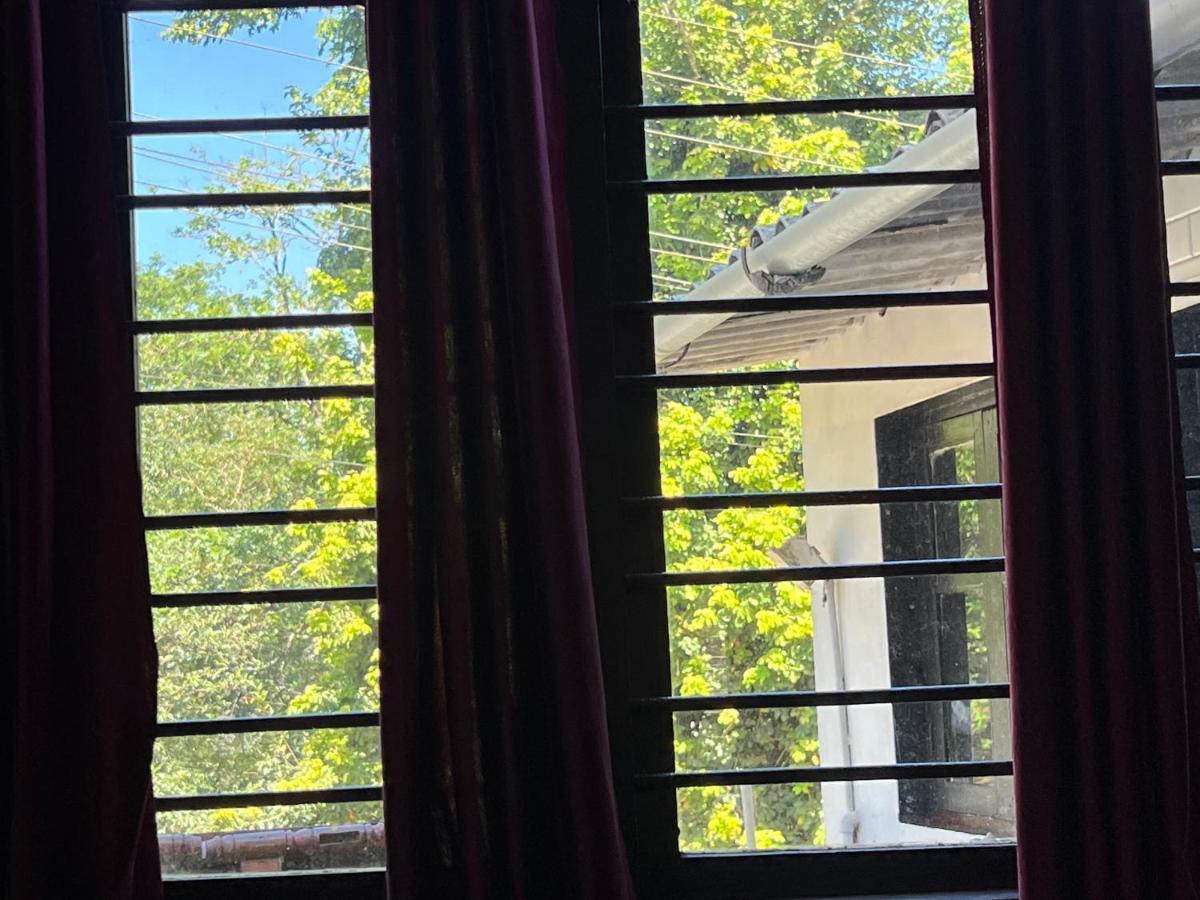 Hotel Caveri Inn マディケーリ エクステリア 写真